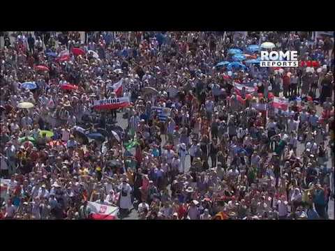 Francisco en el Ángelus: Los mensajeros de Dios no son “estrellas que van de gira” o “managers”