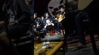 Download lagu Saat ku luka cover crazy rasta (REMI band jember) mp3