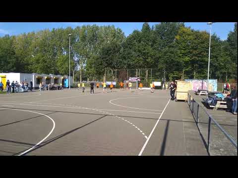 Havas C1 - Lotus C2, isai speelt stas aan