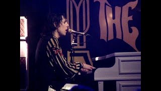The Struts - &#39;&#39;Ashes&#39;&#39;