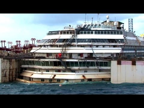 Ein Koloss wird gehoben: "Costa Concordia" vor der letzten Reise
