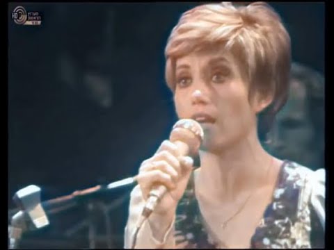 Chava Alberstein  1977 חוה אלברשטיין בהופעה במועדון "צוותא" בת"א בשנת