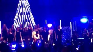 Kylie Christmas Live - 2000 Miles with Chrissie Hynde