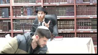 הרב יחיאל גלוכובסקי :  תניא . הילולת הריי"צ  זצ"ל שיעור 108. (כולל חזון עובדיה) - התמונה מוצגת ישירות מתוך אתר האינטרנט יוטיוב. זכויות היוצרים בתמונה שייכות ליוצרה. קישור קרדיט למקור התוכן נמצא בתוך דף הסרטון