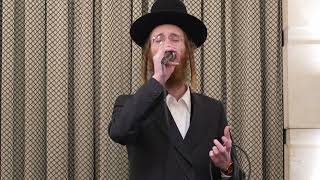 הכוכב העולה שולם שמען וינברג במחרוזת שירי רגש בקבלת פנים