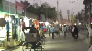 preview picture of video 'Travel India-Touring around Varanasi downtown by tricycle'