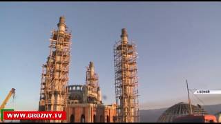 В высокогорном Беное продолжается строительство школы хафизов и мечети