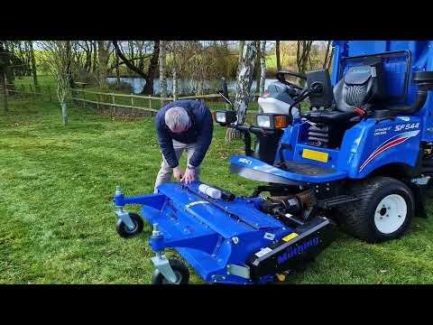 Iseki SF551 high dump collector mower - Image 2