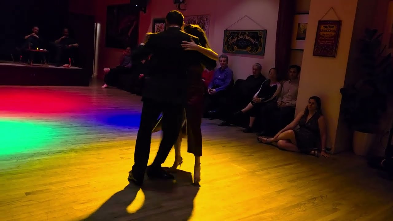 Argentine tango: Andrés Bravo & Carolina Balmaseda  - Aroma De Amor