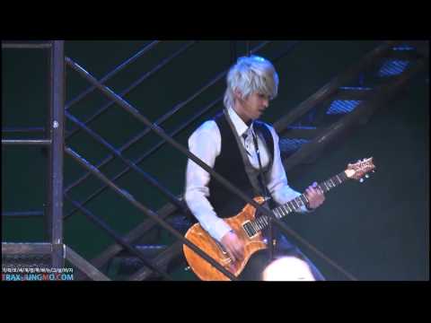 111123 FAME curtain call - Jungmo focus