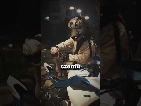 Dzielny kotek motocyklista!