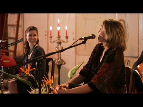 Uma Casa Portuguesa - Taïs Reganelli e Vânia Conde (projeto Travessia)