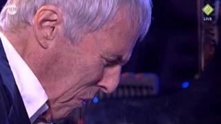 Burt Bacharach - Walk on by