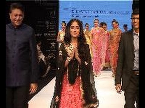 Yami Gautam On Ramp At IIJW 2012