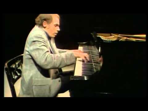 Glenn Gould  -synchronized audio-   Bach, Art of Fugue, Contrapunctus I, IV