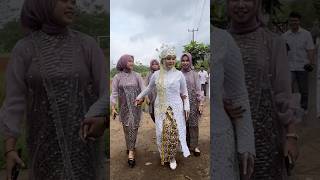 Download lagu Pesona pengantin Siger adat Sunda #youtube #short #wedding #hajatan #kampung #viral #fyp mp3