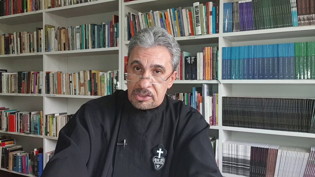 VOCÊ SABE O QUE SÃO E O QUE FAZEM PADRINHOS DE CONSAGRAÇÃO? Veja aqui