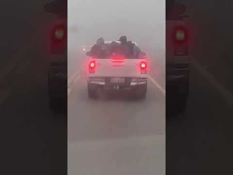Transportar pessoas na carroceria é permitido? Vídeo na GO-330 levanta discussão