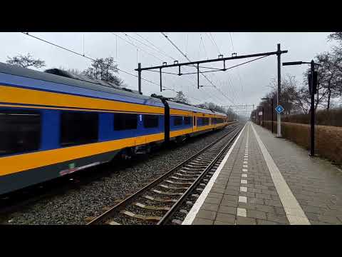 ICNG raast als proefrit door station Koog Aan De Zaan! | Het OV