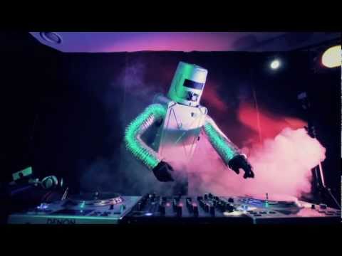 KLUBBEN - TAGGA [OFFICIAL VIDEO]