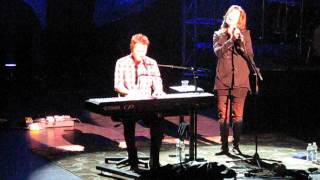 Michael W. Smith &amp; Amy Grant - &quot;How To Say Goodbye&quot; 2/26/11