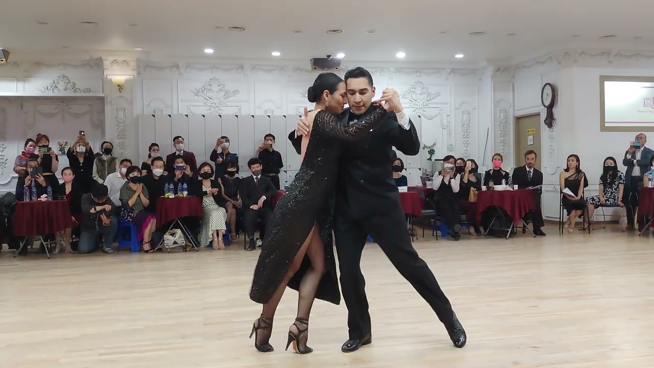 [Miguel Caló, Raúl Berón - Milonga antigua] Ana Barros & Facundo Arnedo