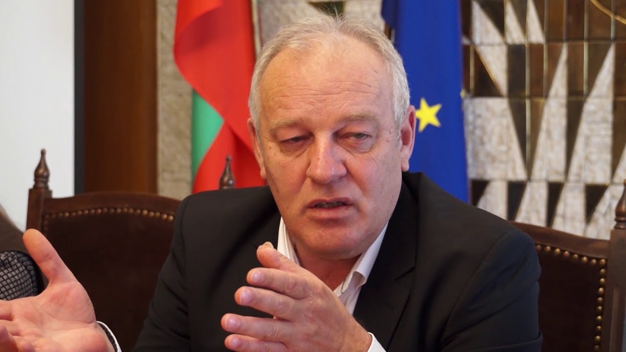 Въпреки забраната, недоволните минават в гражданско неподчинение.