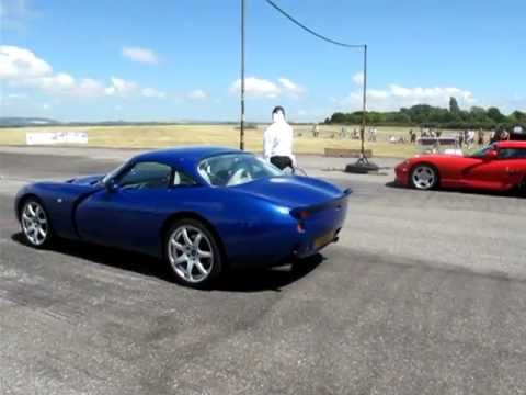 TVR Tuscan S vs Dodge Viper - Drag Race