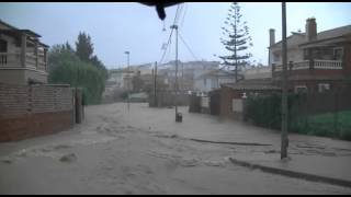 preview picture of video 'CHARLIE DJ GRABA LLUVIA EN MALAGA 17/11/12 (PUERTO DE LA TORRE)'