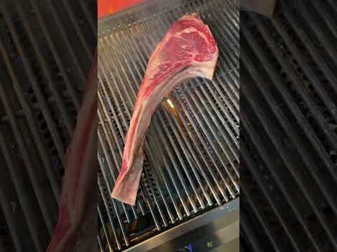 Tomahawk mit einem Branding aus dem Bilderbuch! #shorts