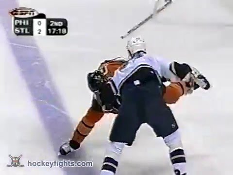 Donald Brashear vs Reed Low