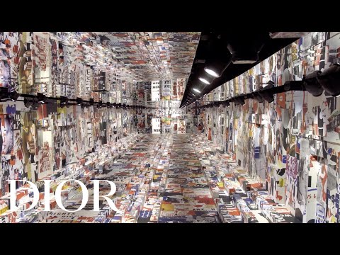 Autumn-Winter 2018-2019 Ready-to-Wear Show - Empty Space