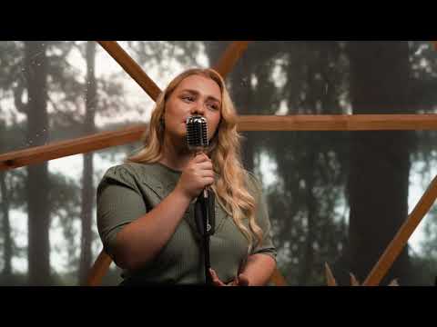 Karina Ivanickytė - Meilė pakeis (Acoustic)