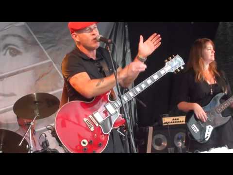 Dicky Greenwood Band live tijdens het Brielle Bluesfestival