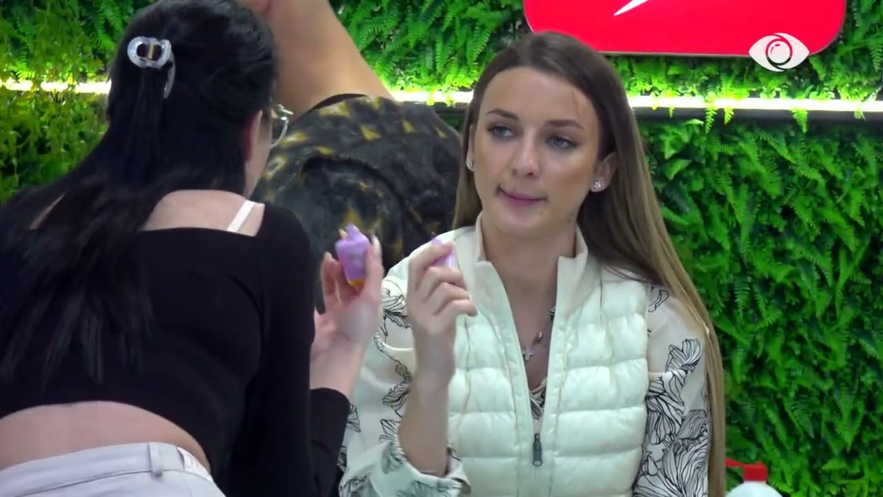 Ti je fresk nga truri/ Juela- Erikut: Je shumë qesharake