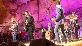 Drivin&#39; N Cryin&#39;, Turn/Honeysuckle Blue