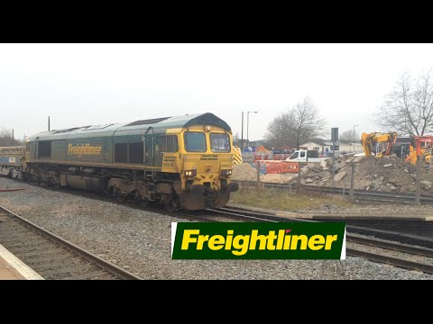 Walsall railway station - Freightliner - 66514