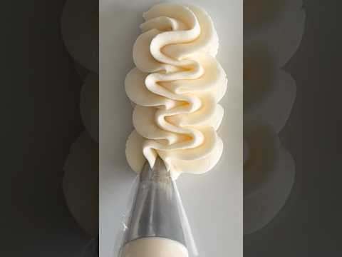 Best STABLE buttercream!! Recipe in description! #buttercream #recipe #delicious #baking #howto