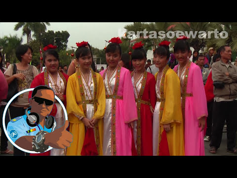 Jurang Pemisah - Dangdut Disco Mandarin (Kotatua, Jakarta 2009)