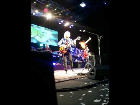 Yes Interviews: 5/15/88-Ed Sciaky interviews Steve Howe (incl. pretaped interview with Jon Anderson)