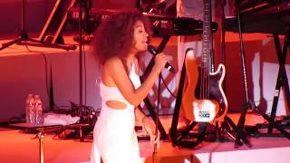 Solange - Cranes In The Sky - Live @ The Hollywood Bowl 9-24-17 in HD
