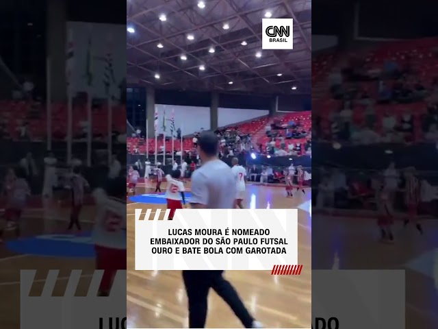 Lucas Moura é nomeado embaixador do São Paulo Futsal Ouro e bate bola com garotada | CNN ESPORTES