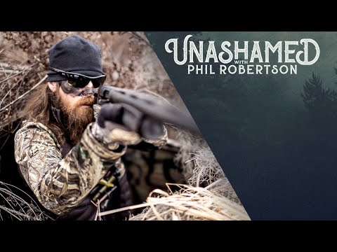 Jase Is Mistaken for a Robber, a Hilarious 'New' Land Purchase, and the Reign of Jesus | Ep 129