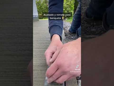 Acabado fino para banqueta de concreto. 👷🏻‍♂️ #suscribete #ingechispudo