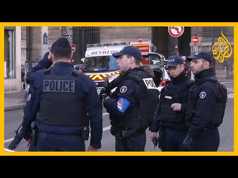 الشرطة الفرنسية تعتقل أطفالا في سن العاشرة بسبب "تأييدهم لجريمة مقتل المدرس" 🇫🇷