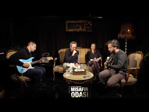 Feridun Düzağaç - Ezgi Aktan | Gözlerinden Anlarım [Misafir Odası]