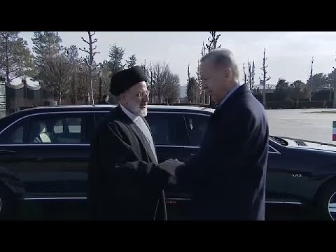 شاهد الرئيس التركي رجب طيب أردوغان يستقبل نظيره الإيراني في أنقرة…