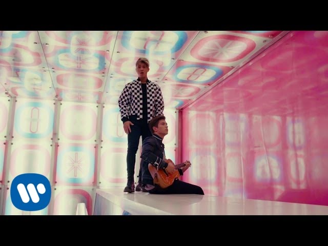 Benji & Fede ft. Jasmine Thompson — Forme Geometriche (Addicted to you)