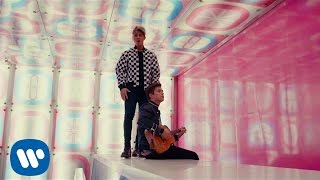 Benji &amp; Fede - Forme Geometriche (Addicted to you) feat. Jasmine Thompson (Official Video)
