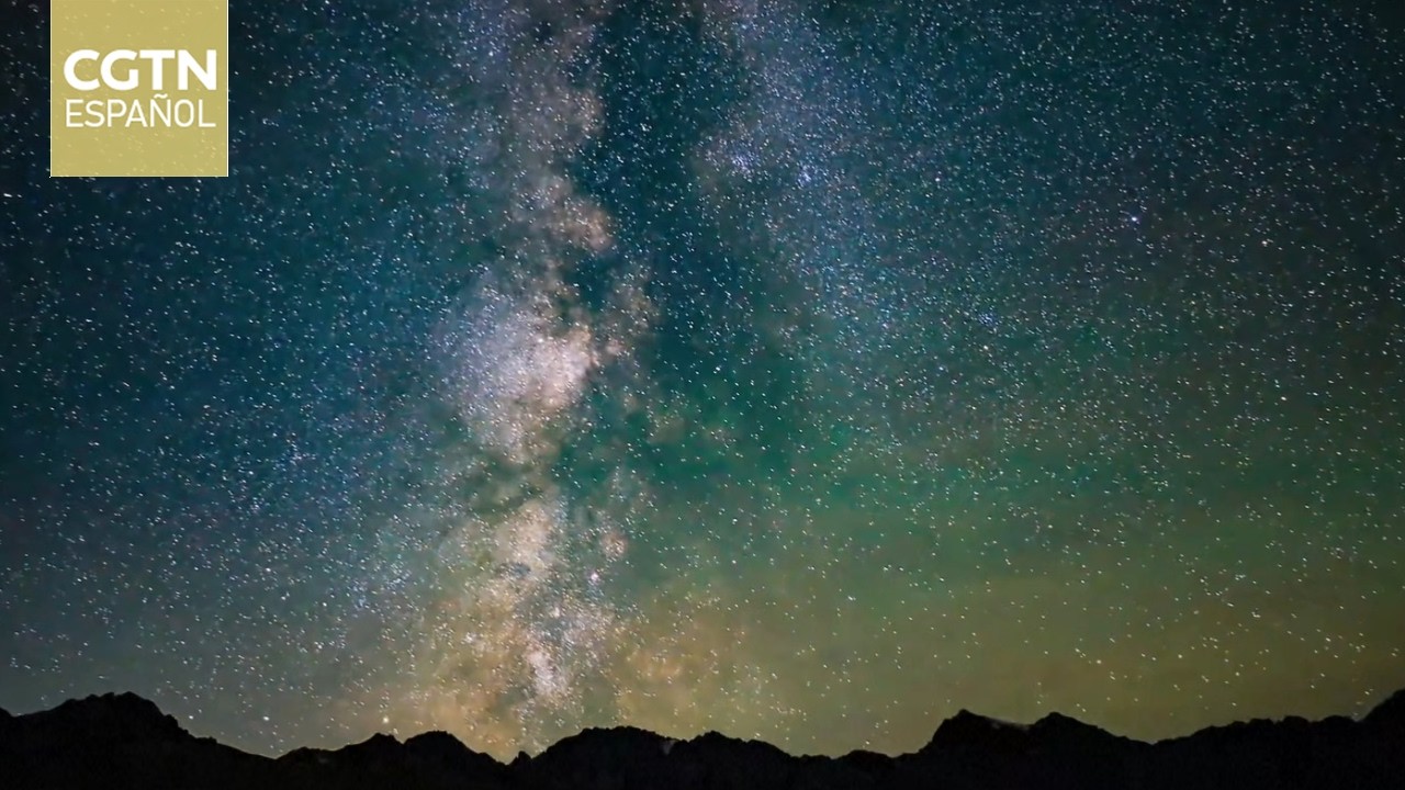 Las estepas de Heishan se iluminan bajo un mar de estrellas